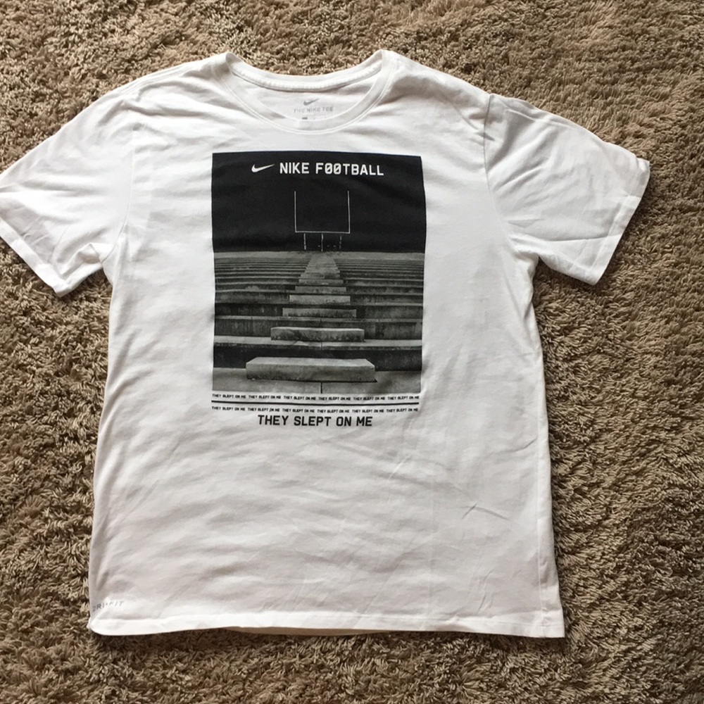 Barely worn Nike Dri-Fit football tee size large